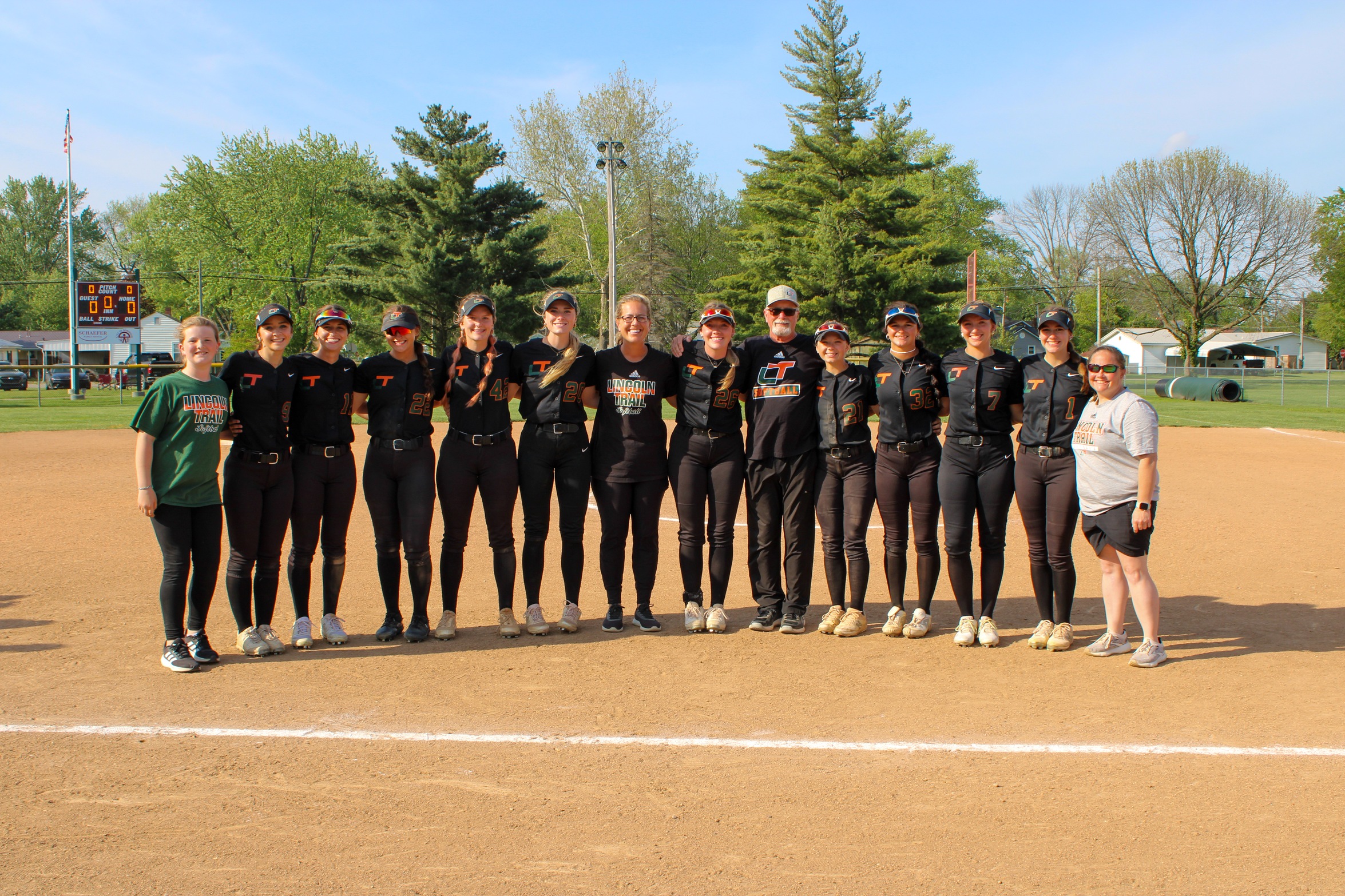 Lincoln Trail College Softball Splits on Sophomore Day